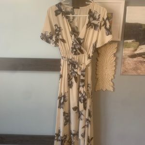 EUC Pinkblush ivory floral maternity dress